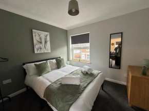 Walnut House - 1 Bed Apartment near to town by Shortstays4u